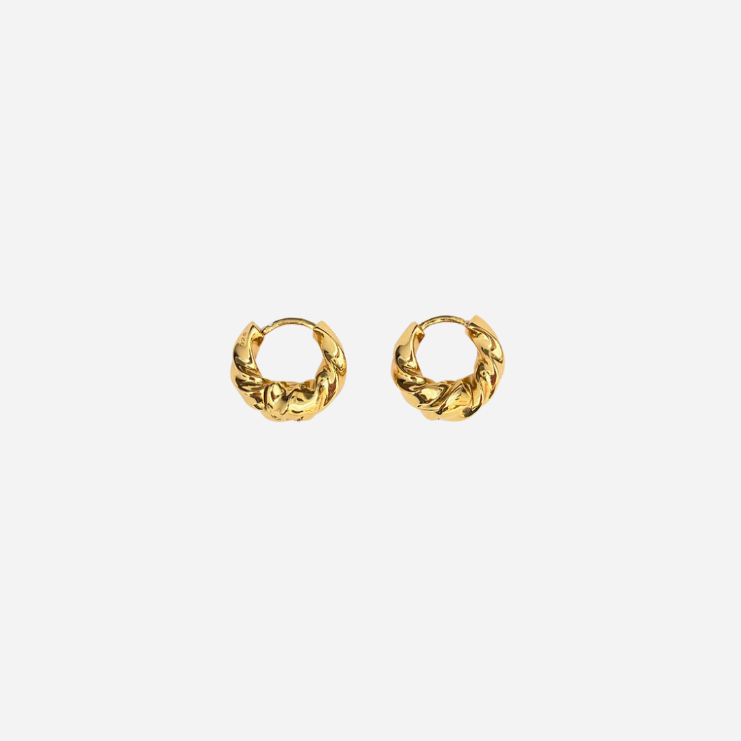 the everyday croissant hoop | gold | la dailie