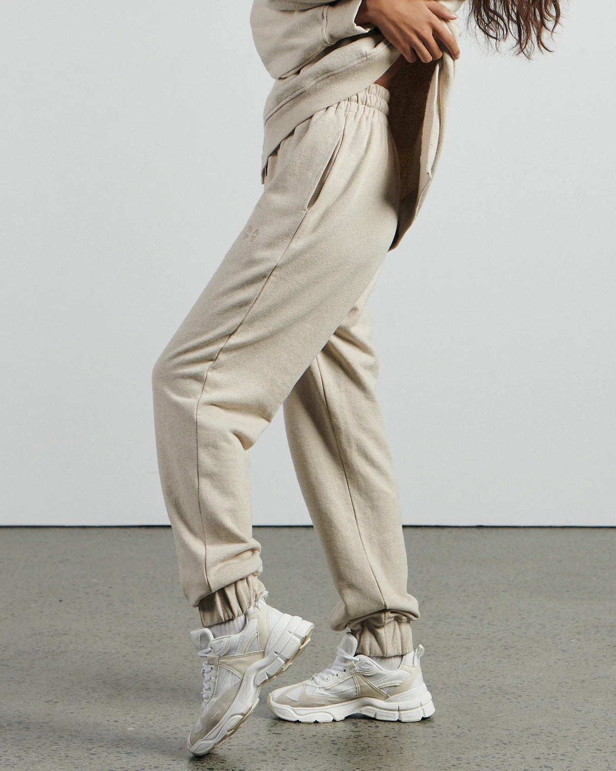 the jogger | wheat | bare by charlie holiday